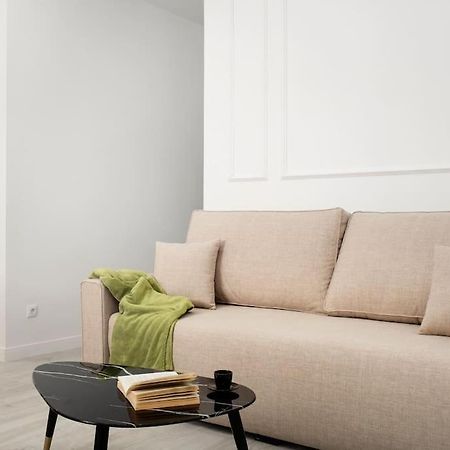 Newly Refurbished Modern 2-Bed Apartment In Heart Of Torremolinos Esterno foto