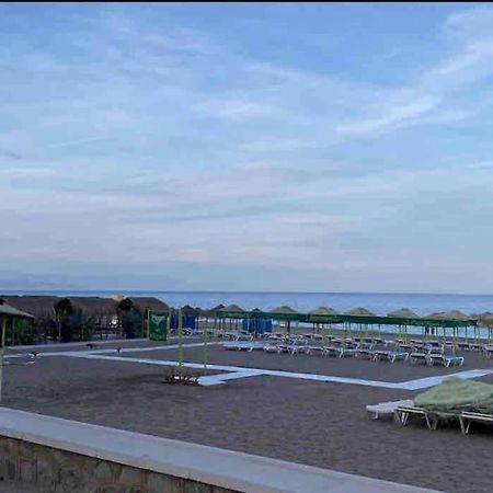 Newly Refurbished Modern 2-Bed Apartment In Heart Of Torremolinos Esterno foto