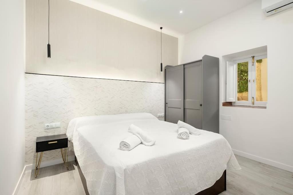 Newly Refurbished Modern 2-Bed Apartment In Heart Of Torremolinos Esterno foto