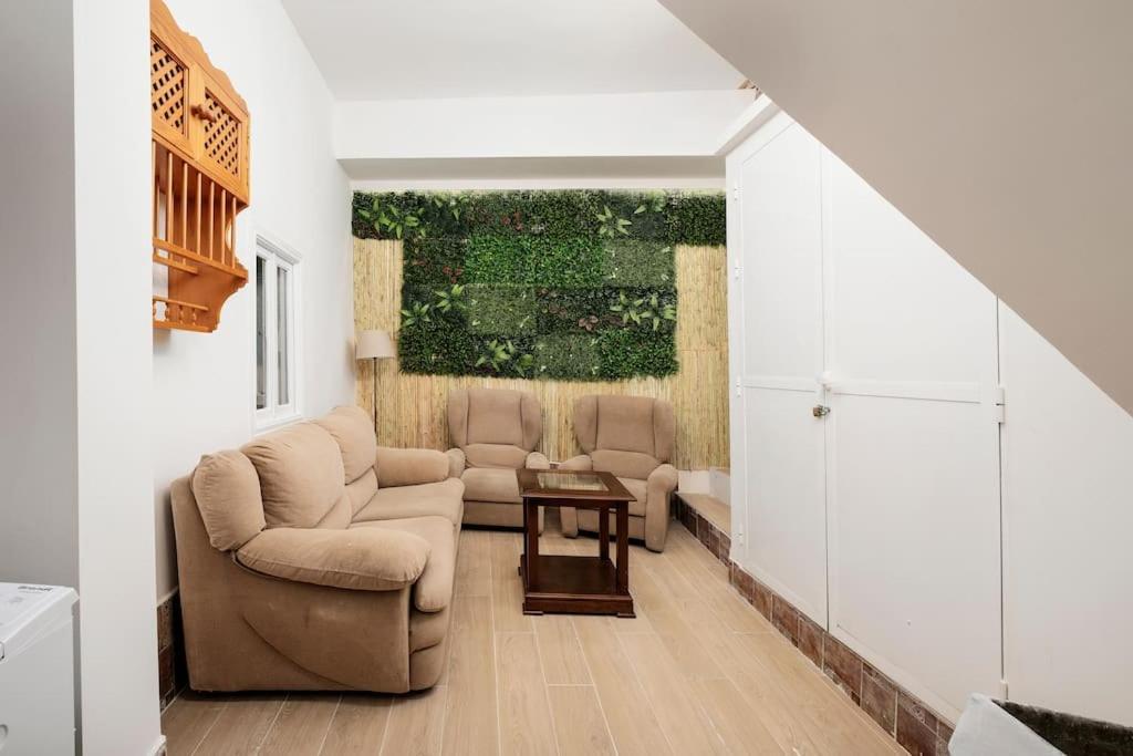 Newly Refurbished Modern 2-Bed Apartment In Heart Of Torremolinos Esterno foto