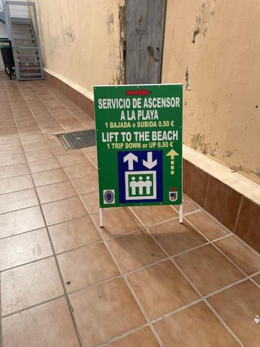 Newly Refurbished Modern 2-Bed Apartment In Heart Of Torremolinos Esterno foto